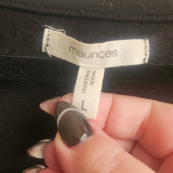 maurices- mistletoe graphic tee - Picture 4 of 5